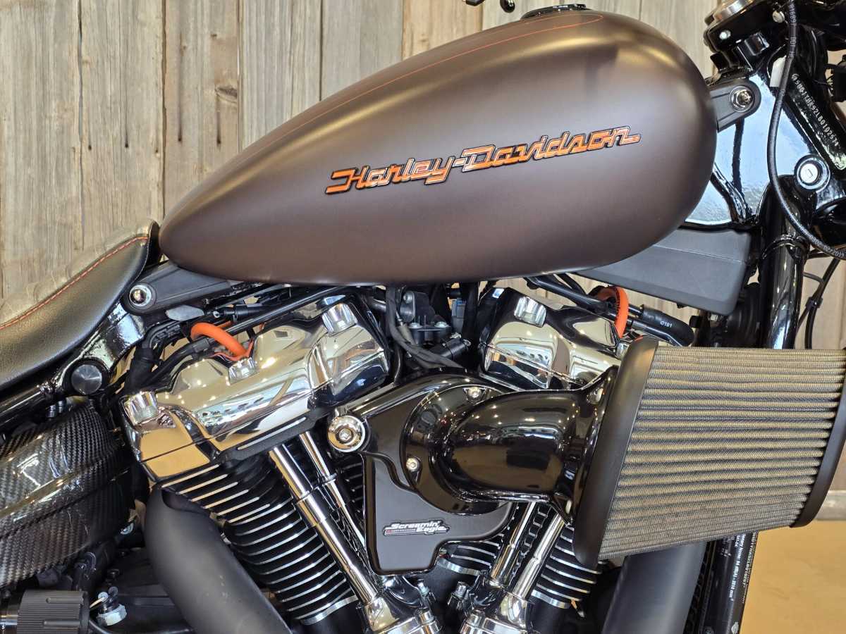 NCワークスプラス - ハーレーのカスタム・リペア・販売・レンタル